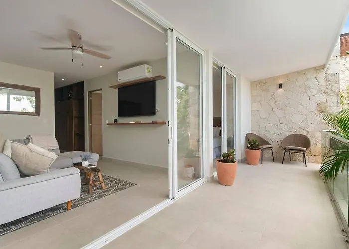 Oasis Walk To 7 Rooftop Pools With Ocean Views Apartment Akumal