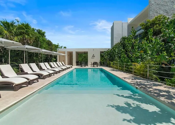 Oasis Walk To 7 Rooftop Pools With Ocean Views Apartment *