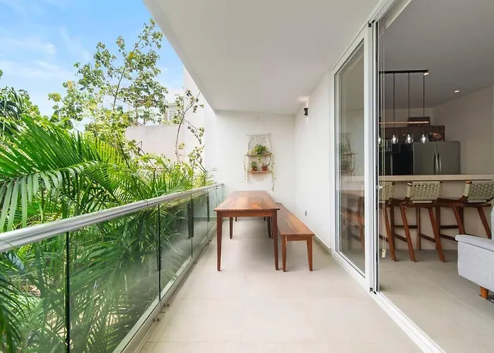 Oasis Walk To 7 Rooftop Pools With Ocean Views Apartment